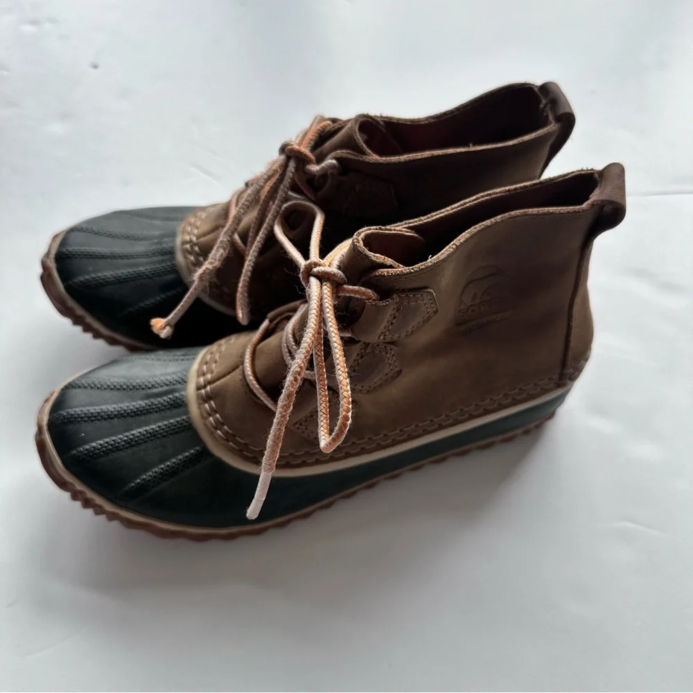 SOREL Out N About Leather Boot